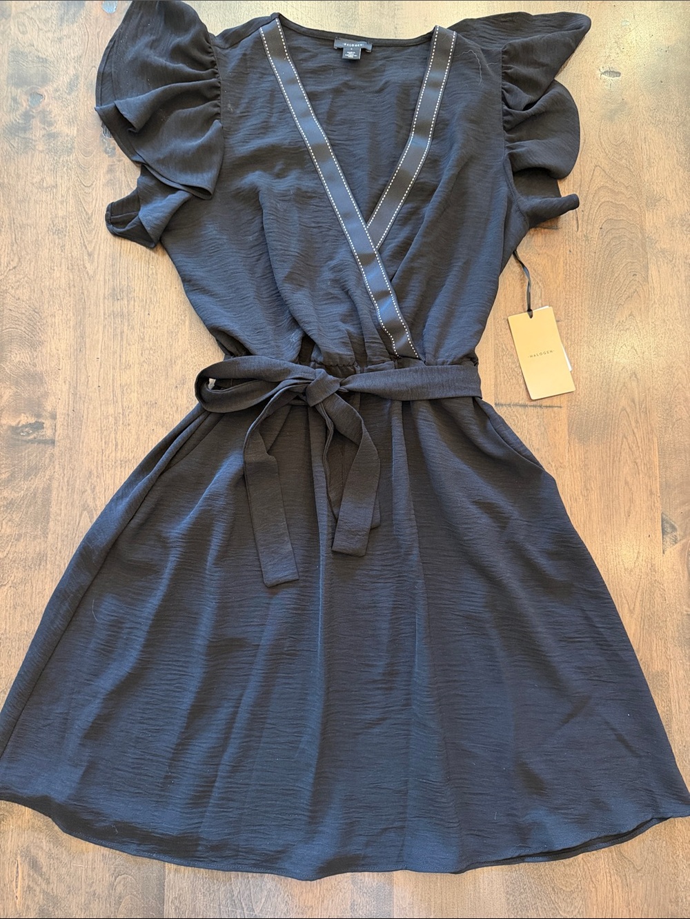 NWT Nordstrom Halogen black wrap V neck flutter sleeve tie waist dress - Small
